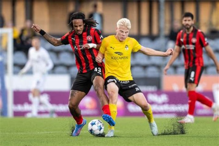 Tactical Warfare: How Formations and Substitutions Decided the KR Reykjavík vs ÍA Akranes Clash